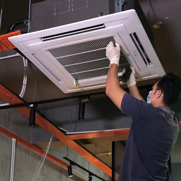 vệ sinh máy lạnh âm trần